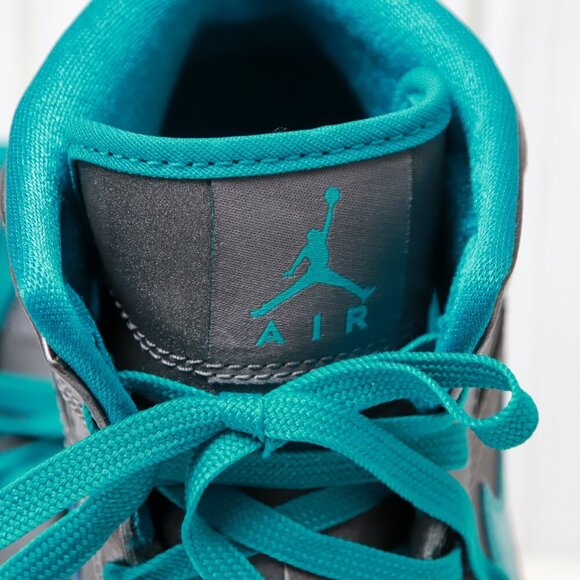 Nike Air Jordan 1 Mid Dark Metallic Grey And Teal 555112-027 Size 6.5Y - Picture 3 of 9